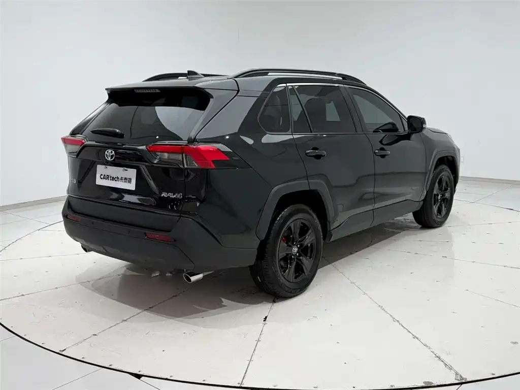 Toyota RAV4 Rongfang 2023 2.0L CVT 2WD Urban Edition фото 8