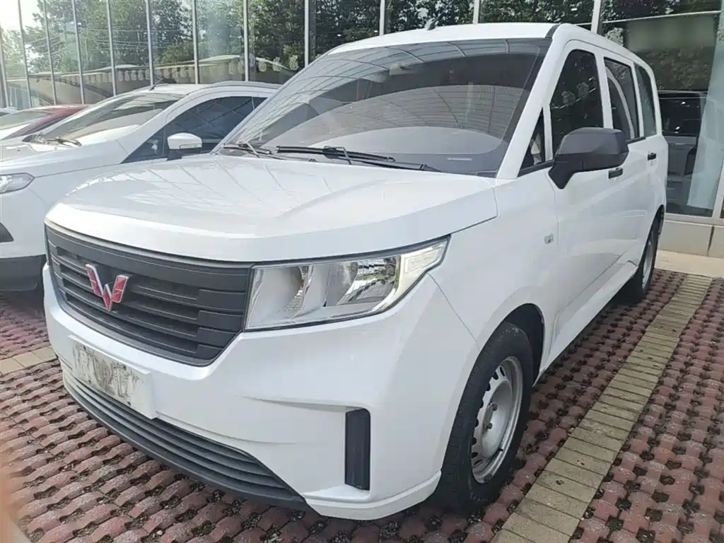 Wuling Motors Wuling Hongguang PLUS 2020 1.5L Manual Standard 5-seater