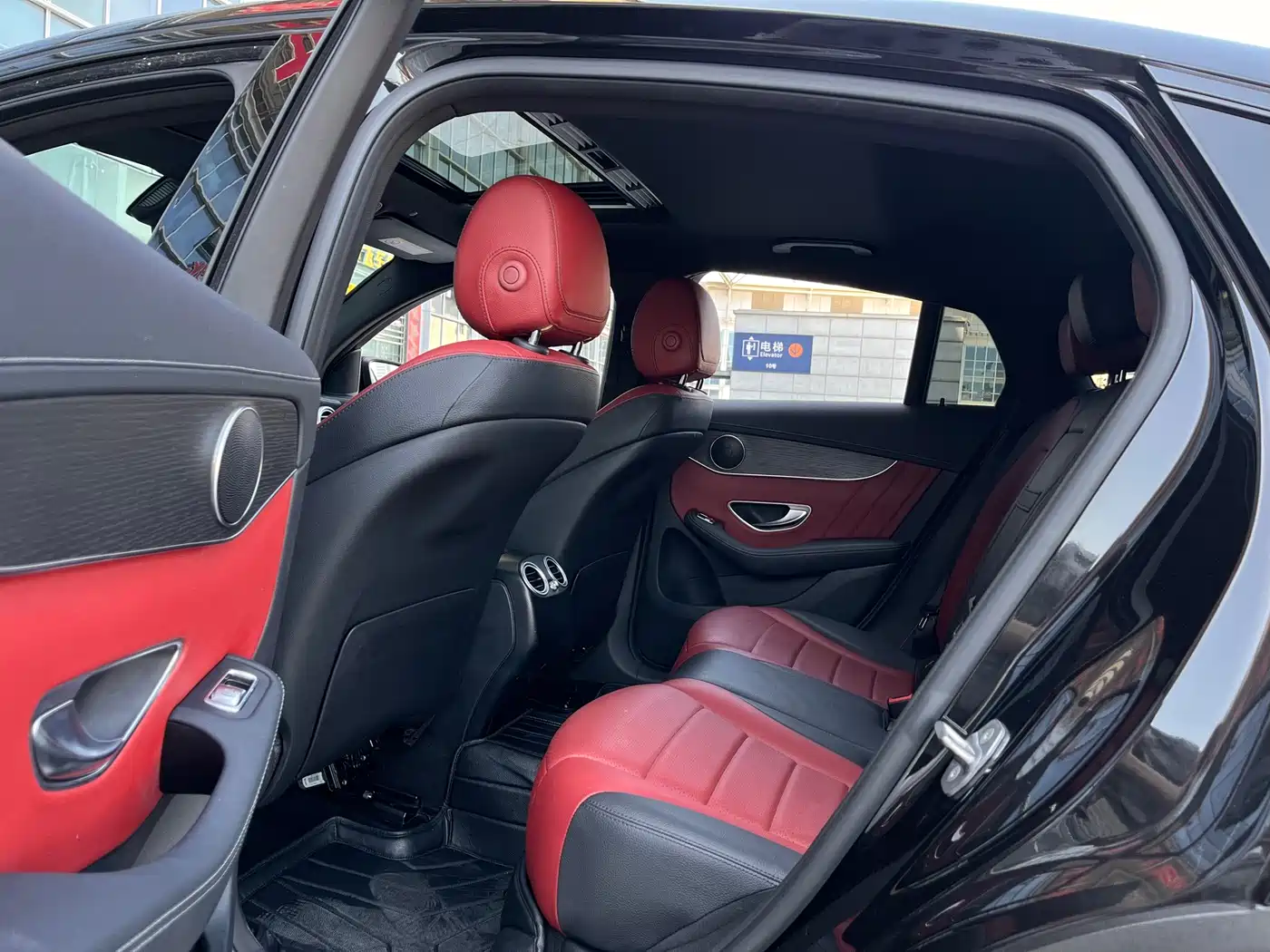 Mercedes-Benz GLC Coupe 2021 GLC 300 4MATIC Coupe SUV фото 17