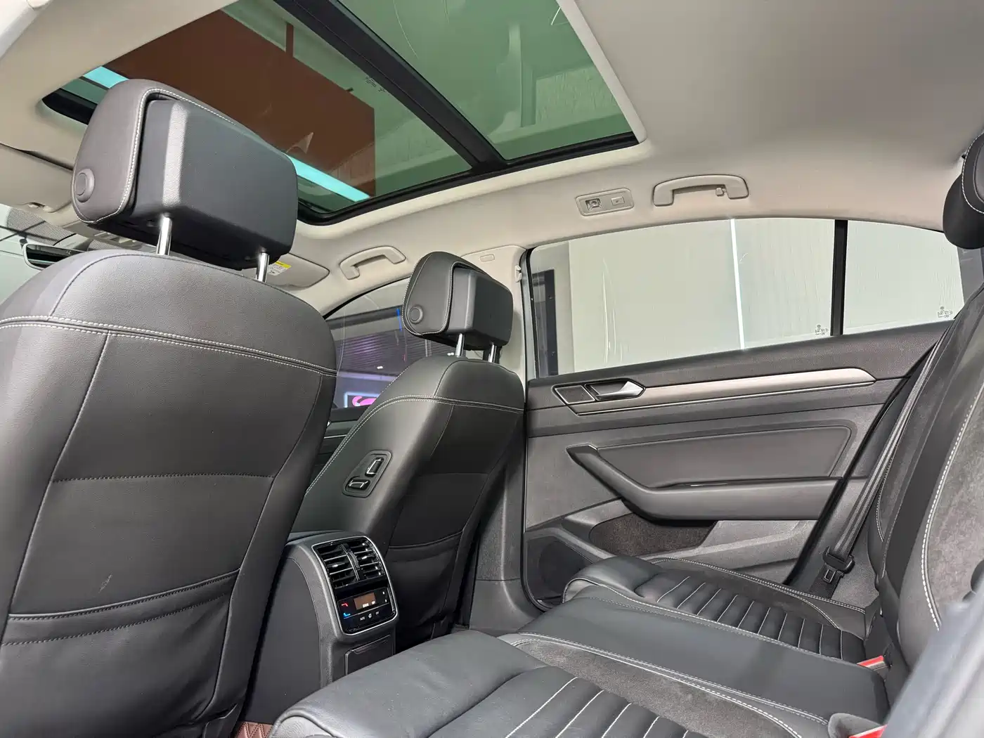 Volkswagen Magotan 2020 280TSI DSG Leading фото 19