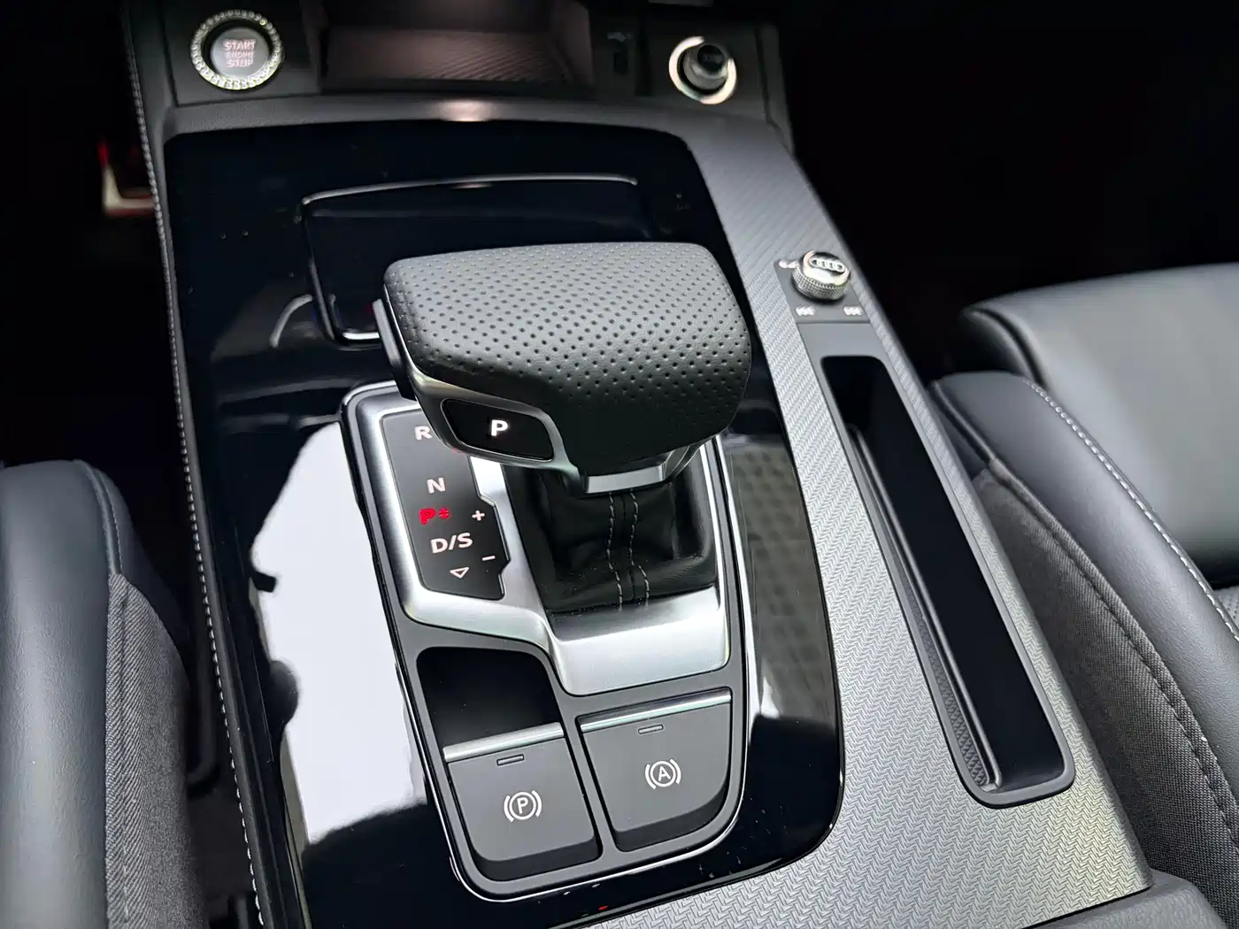 Audi Q5L 2025 45th Anniversary Edition 45 TFSI Luxury Sport фото 13