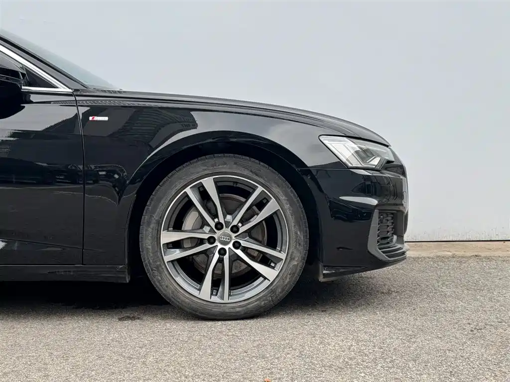 Audi A6L 2021 45 TFSI Exclusive Sport фото 21