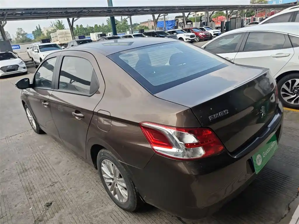 Peugeot 301 2014 1.6L Manual Luxury Edition фото 5