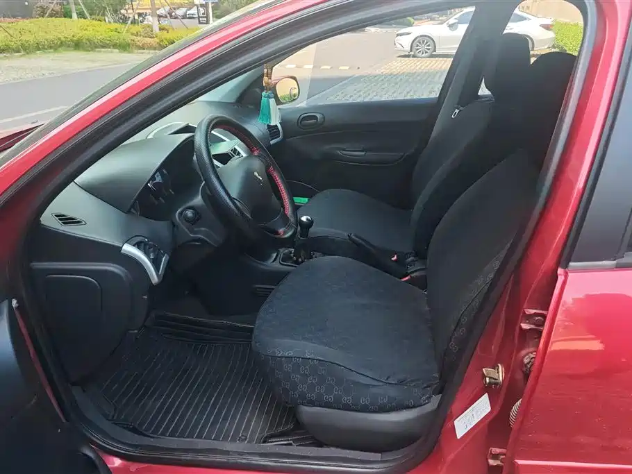 Peugeot 207 2011 Hatchback 1.4L Manual Joy Edition фото 9