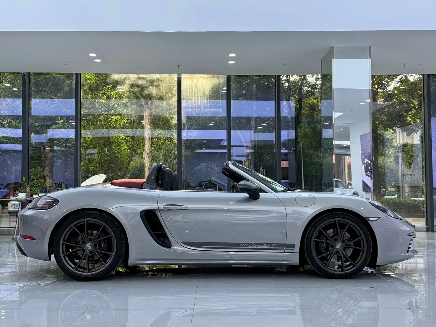Porsche 718 2019 Boxster T 2.0T фото 6