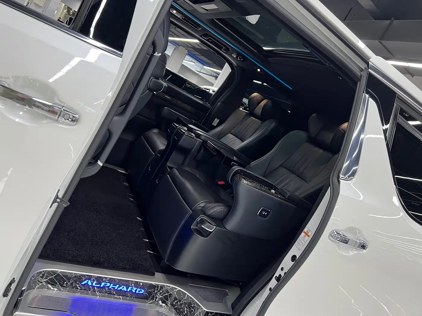 Toyota Alphard 2018 Facelift 3.5L Premium Edition фото 11