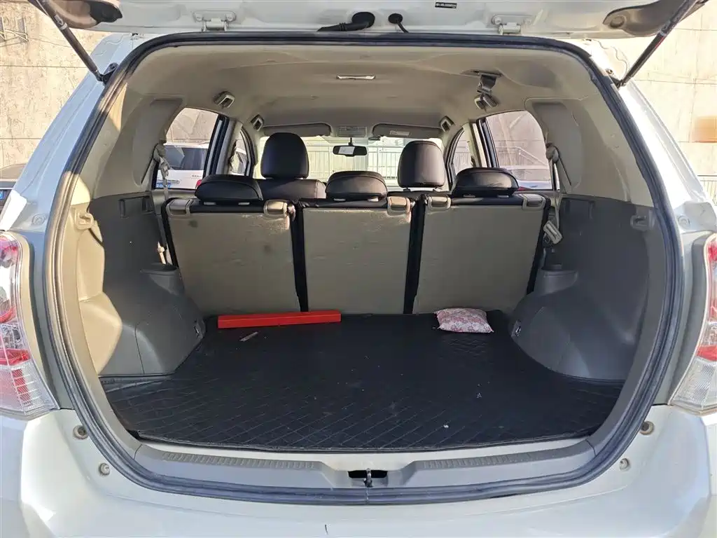Toyota E'Z 2015 180E CVT Crossover Edition фото 17