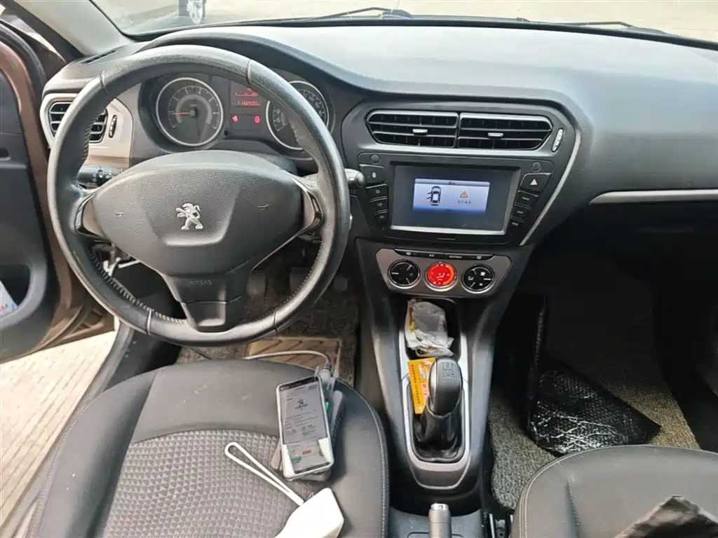 Peugeot 301 2014 1.6L Manual Luxury Edition фото 10