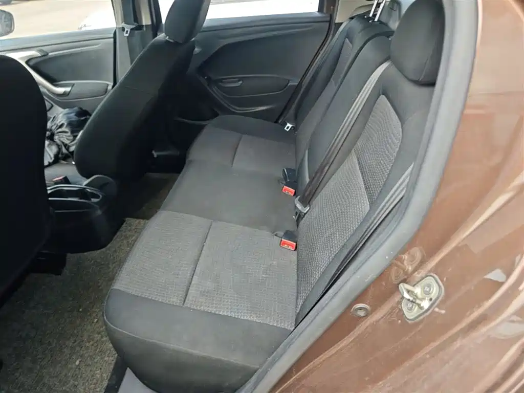 Peugeot 301 2014 1.6L Manual Luxury Edition фото 17