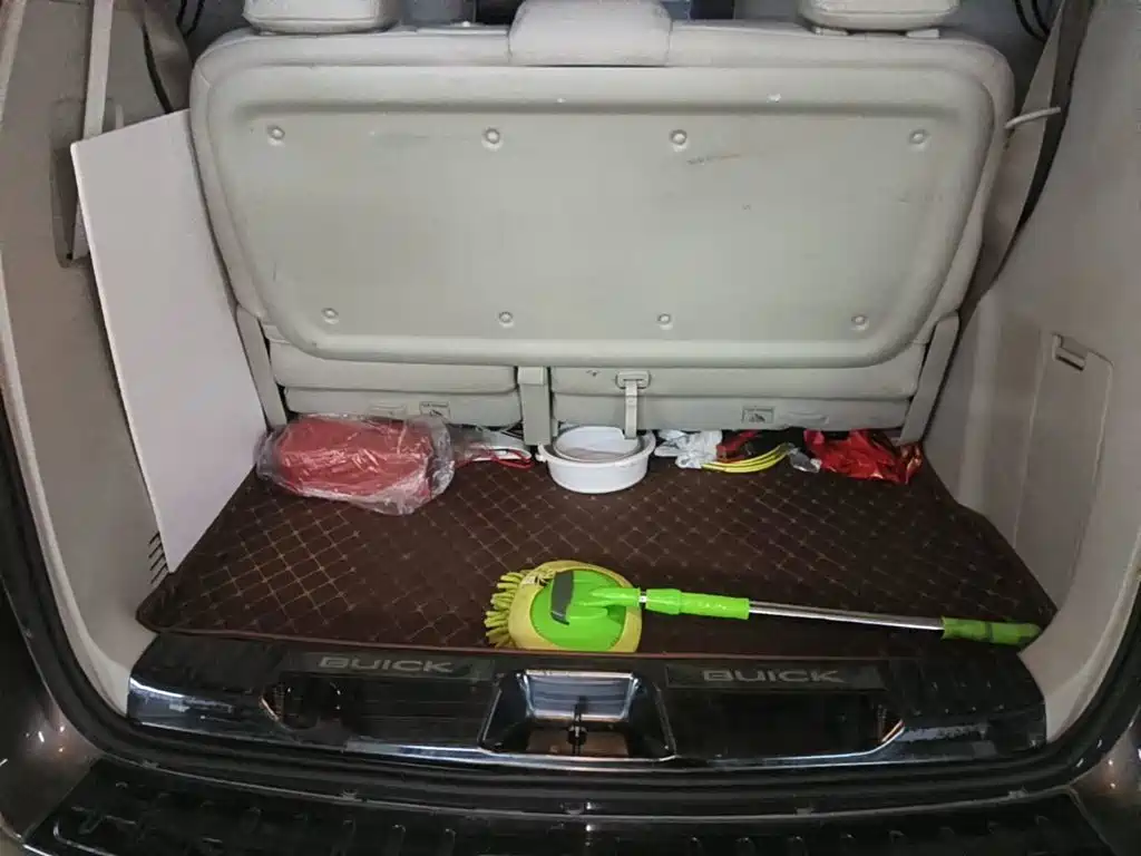 Photo 5 - Buick GL8