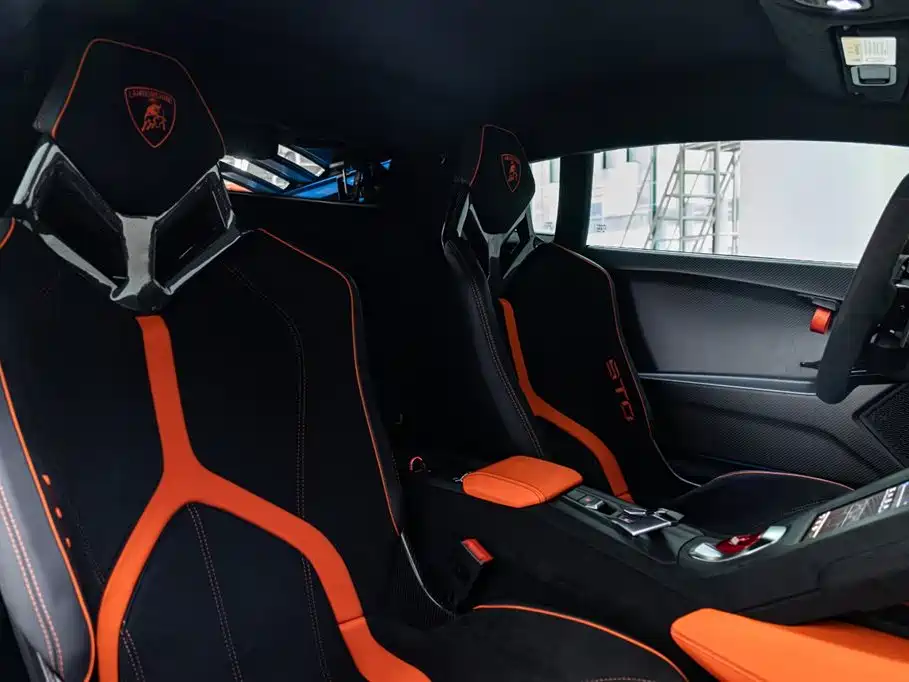 LAMBORGHINI HURACÁN