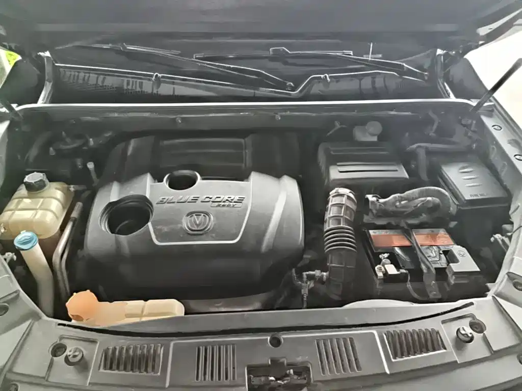 Фото 20 - Changan CS75