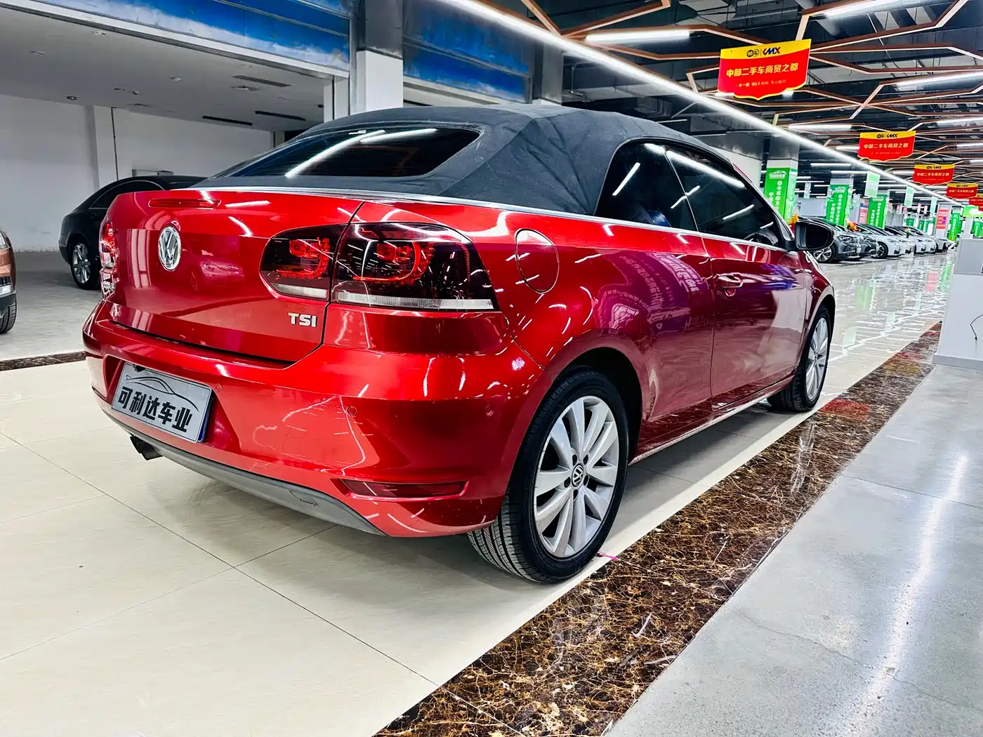 Volkswagen Golf (Import) 2012 1.4TSI Luxury Convertible Edition фото 37