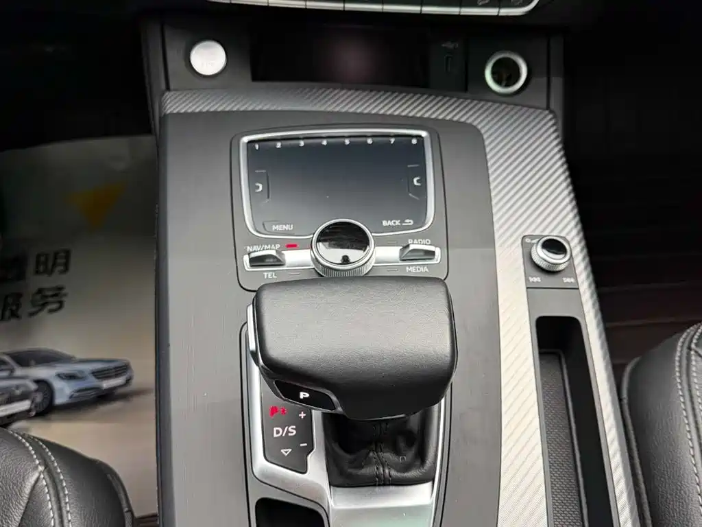Audi Q5L 2020 45 TFSI Exclusive Fashion фото 23