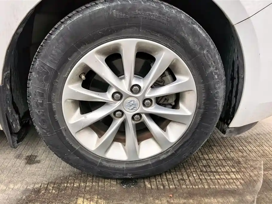Buick Excelle 2019 15T DCT Progressive Type China VI фото 6