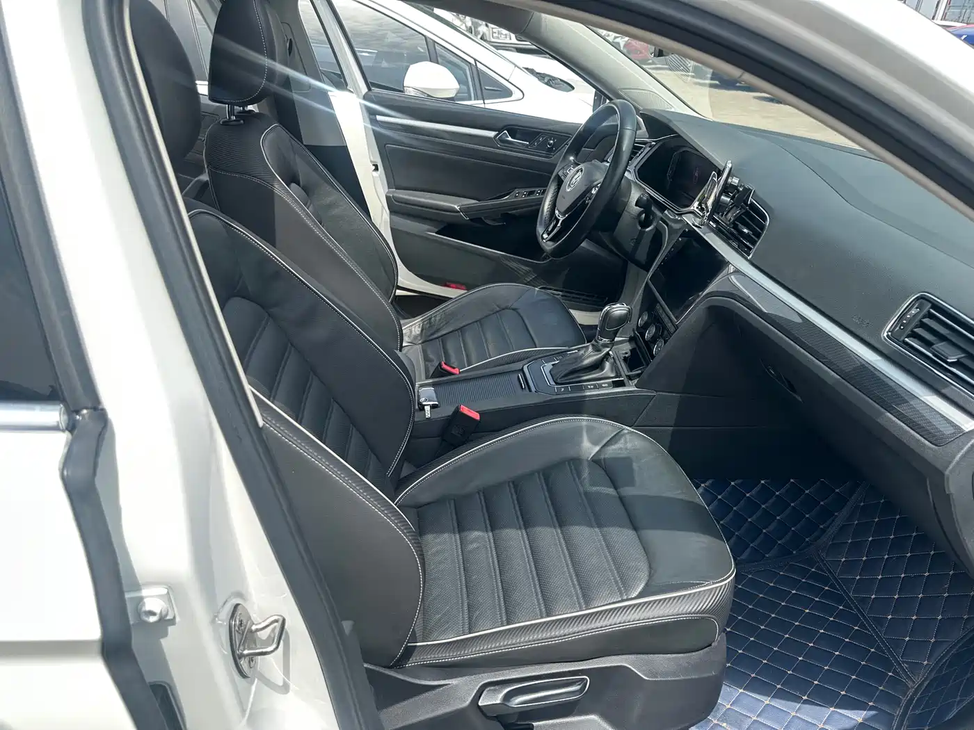 Volkswagen Lamando 2019 280TSI DSG Luxury Edition China VI фото 8