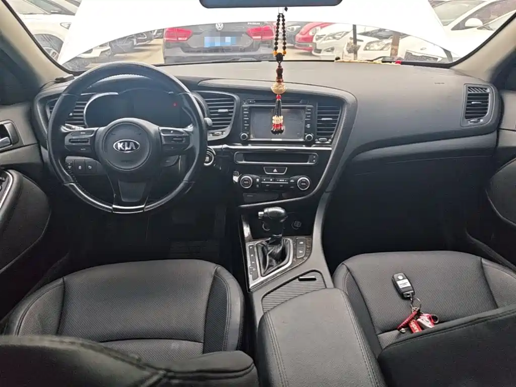 Kia K5 2015 2.0L Automatic LUX фото 10