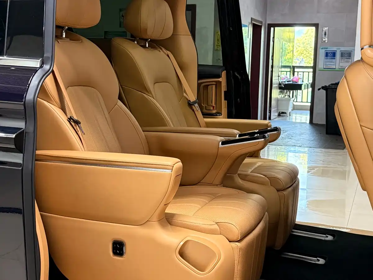 Voyah Auto Voyah Dreamer 2025 PHEV AWD Excellent Kunpeng Edition фото 6