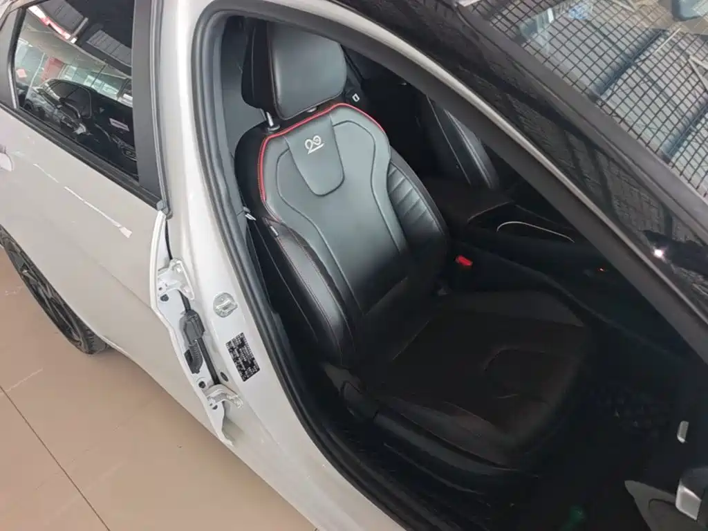 صورة 25 - Hyundai Elantra