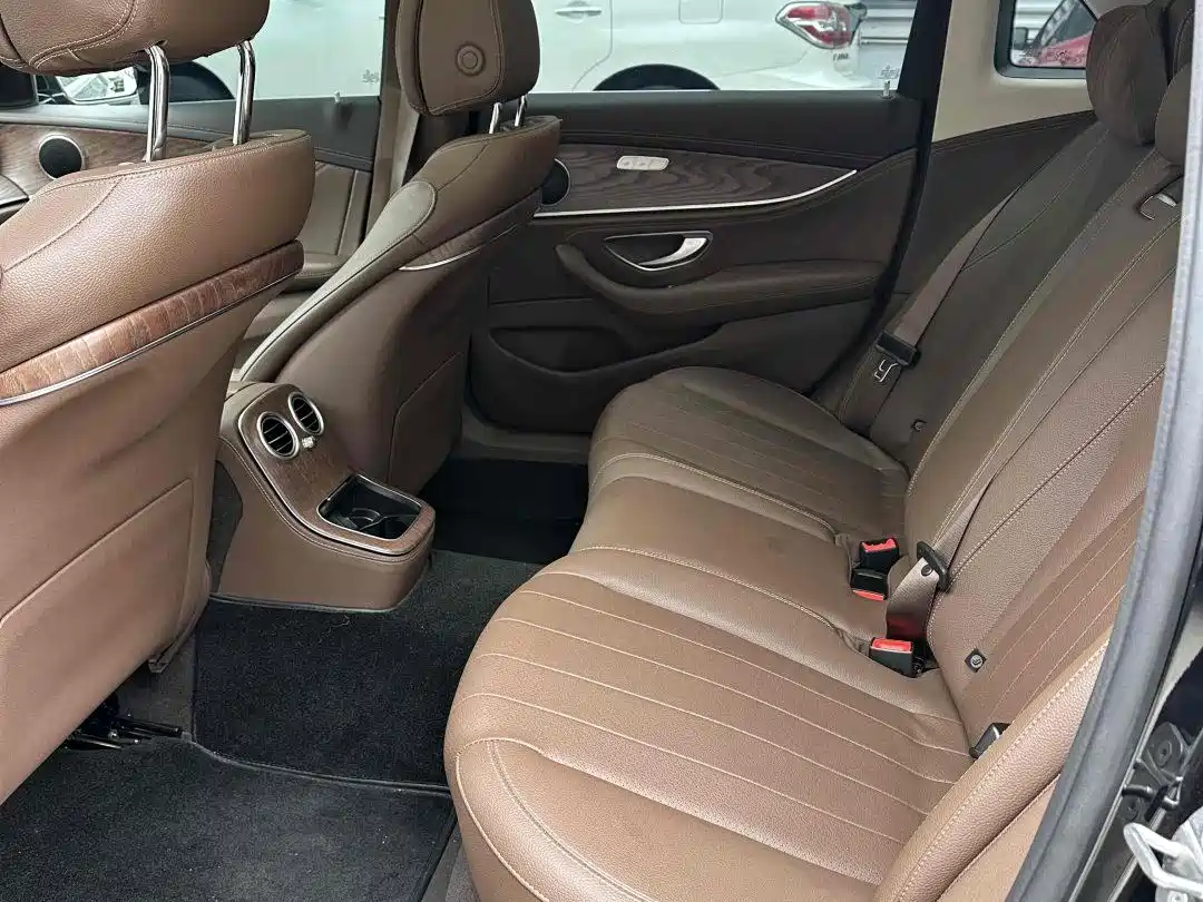 Mercedes-Benz E-Class 2023 E 260 L фото 5