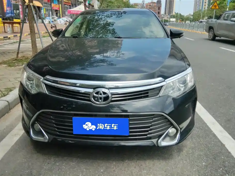 Toyota Camry 2015 2.0G Leading Edition фото 2