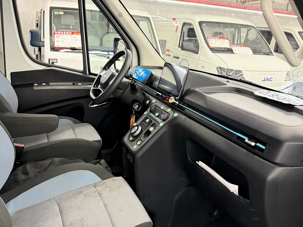 JIANGQI GROUP VAN BAOLU