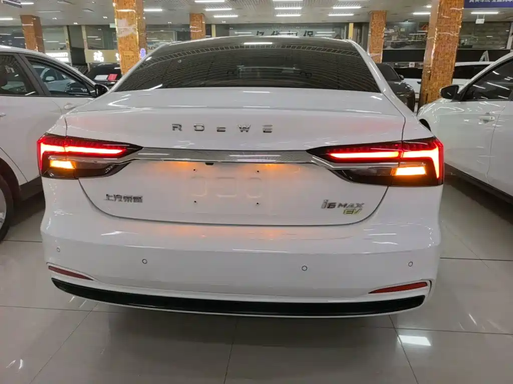 Фото 6 - Roewe i6 MAX EV
