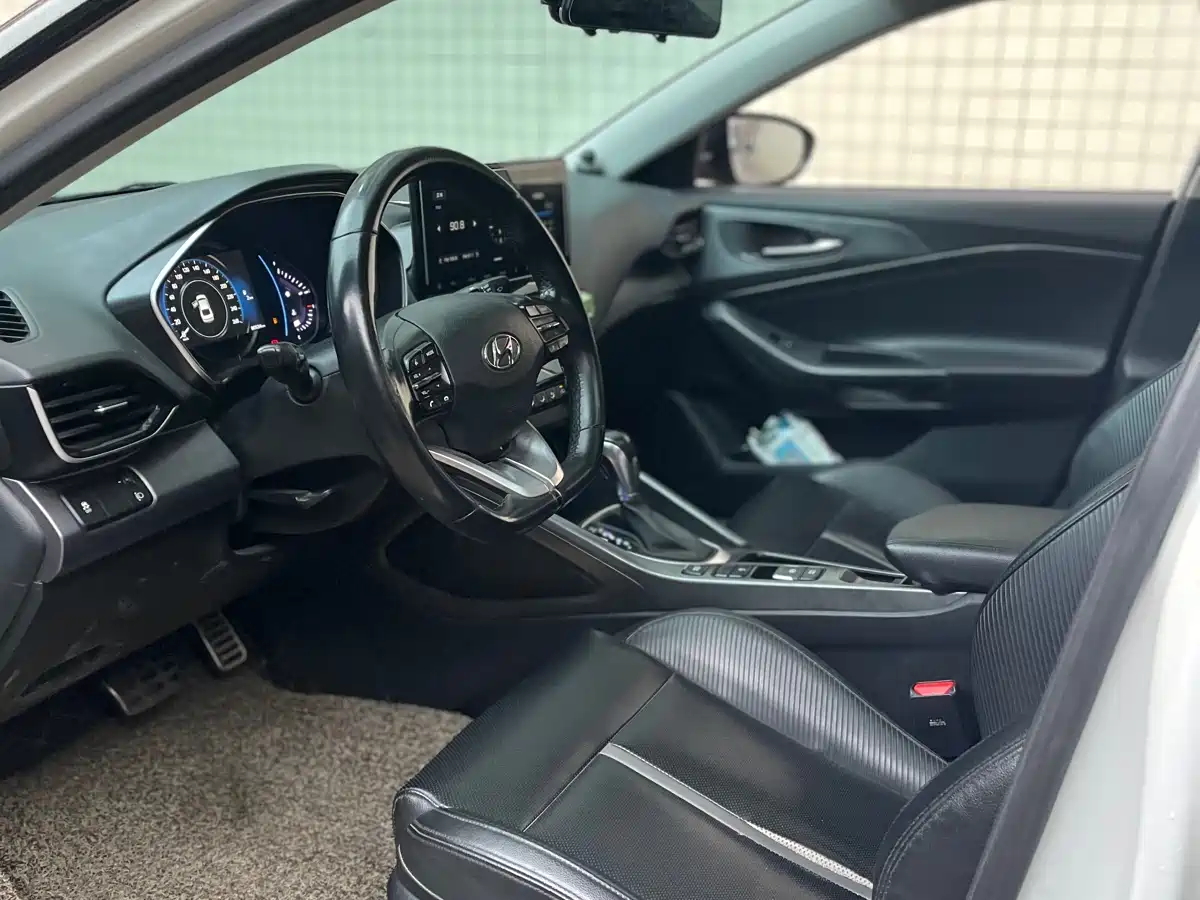 Hyundai Fista 2019 280TGDi Sport Edition China VI фото 4