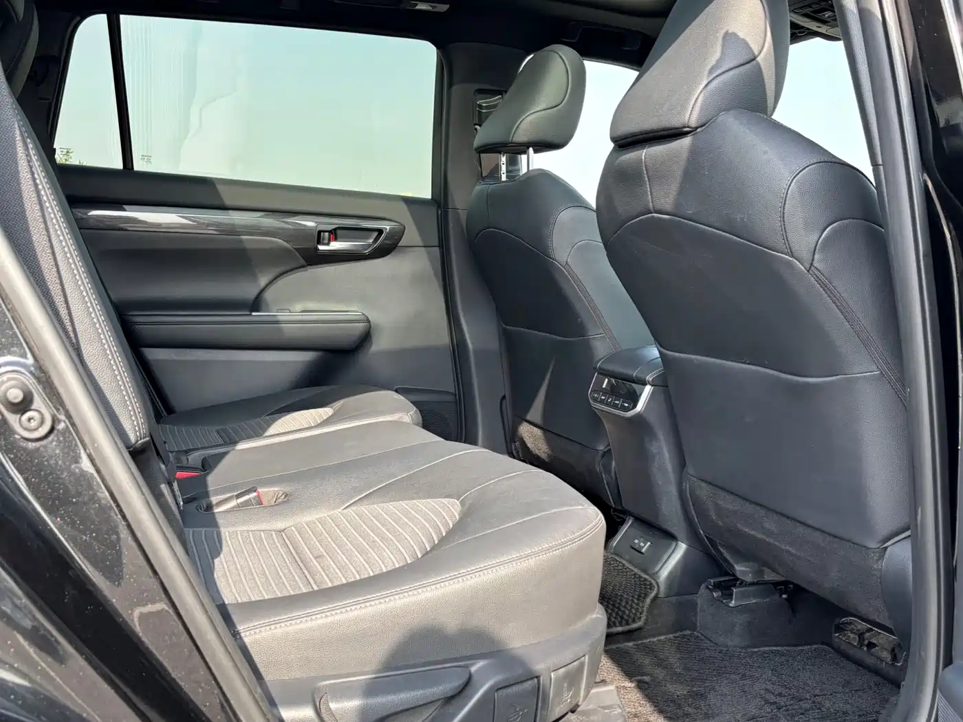Toyota Crown Kluger 2021 2.5L HEV 4WD Premium фото 13