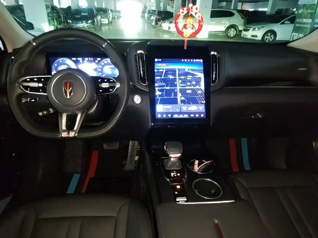 Фото 10 - Hongqi HS3