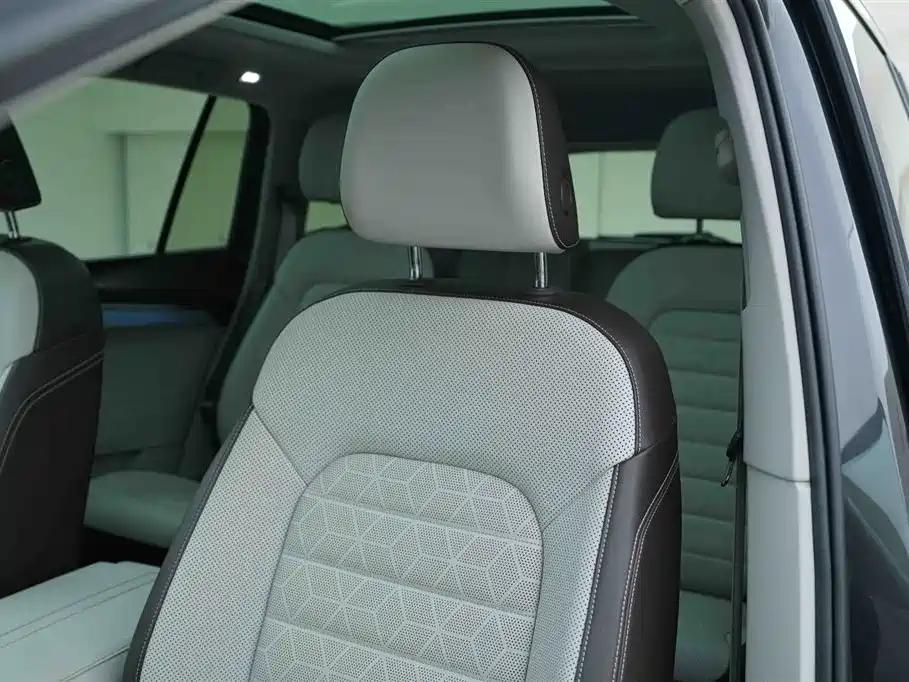 Volkswagen Talagon 2021 380TSI 4WD Luxury Premium Edition Pro фото 12