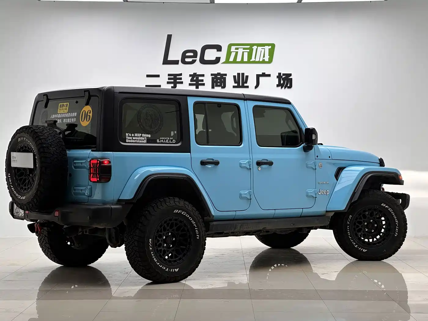 Jeep Wrangler 2023 2024 Model 2.0T Sahara Four-Door Version