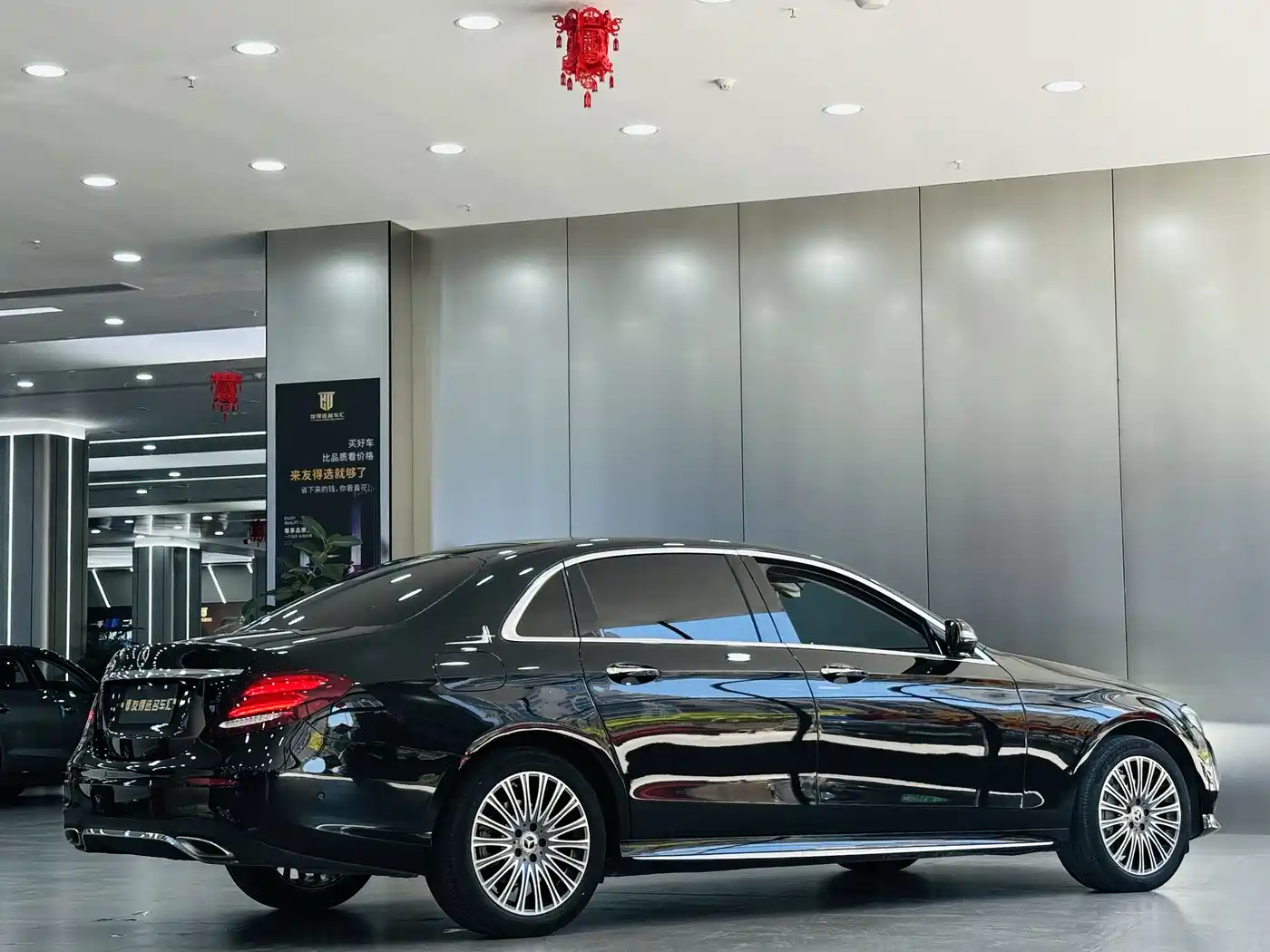 Mercedes-Benz E-Class 2020 E 300 L Sport Luxury Model фото 8