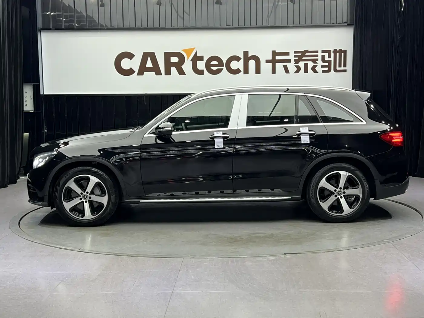 Mercedes-Benz GLC 2019 GLC 260 L 4MATIC Luxury фото 4