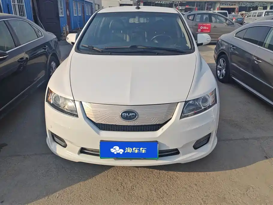 BYD E6