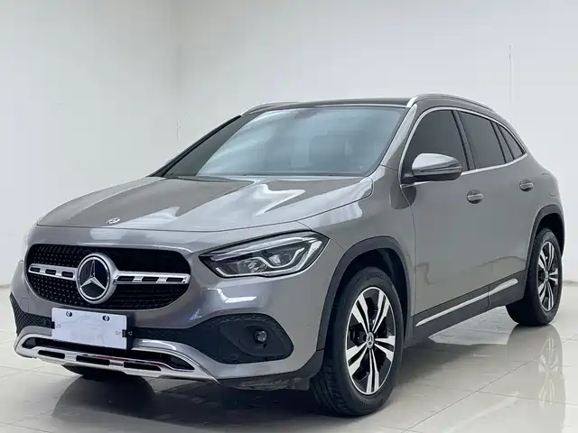 MERCEDES-BENZ GLA