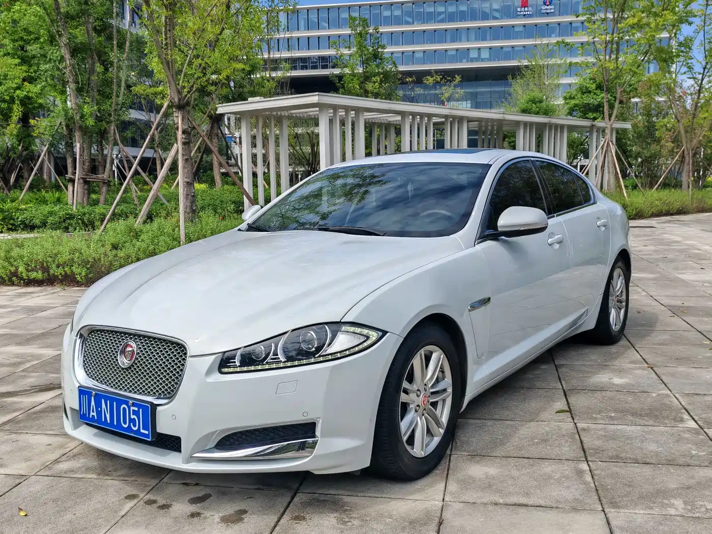 Jaguar XF 2015 2015 XF 2.0T Style Edition