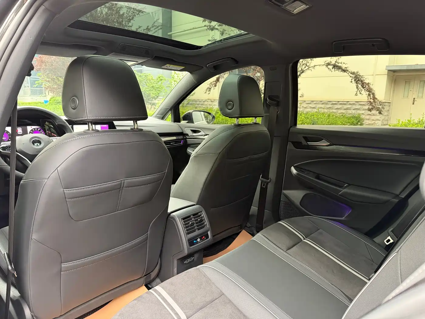 Volkswagen Golf 2023 280TSI DSG R-Line Lite фото 5