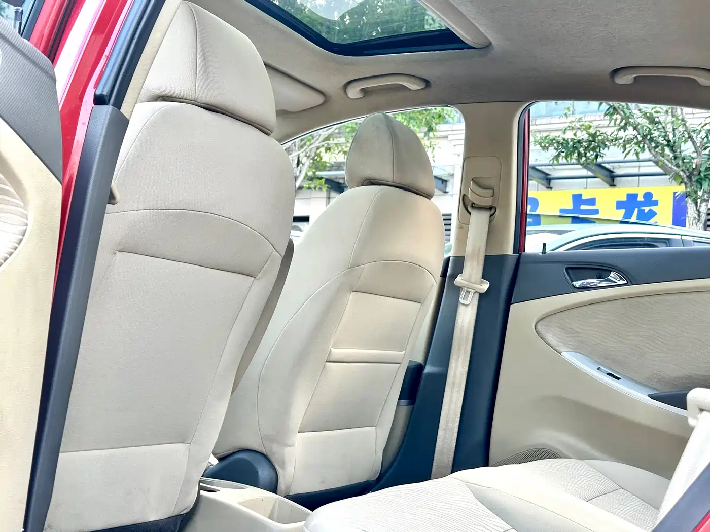Hyundai Verna 2010 Sedan 1.4L Automatic Fashion GT фото 32