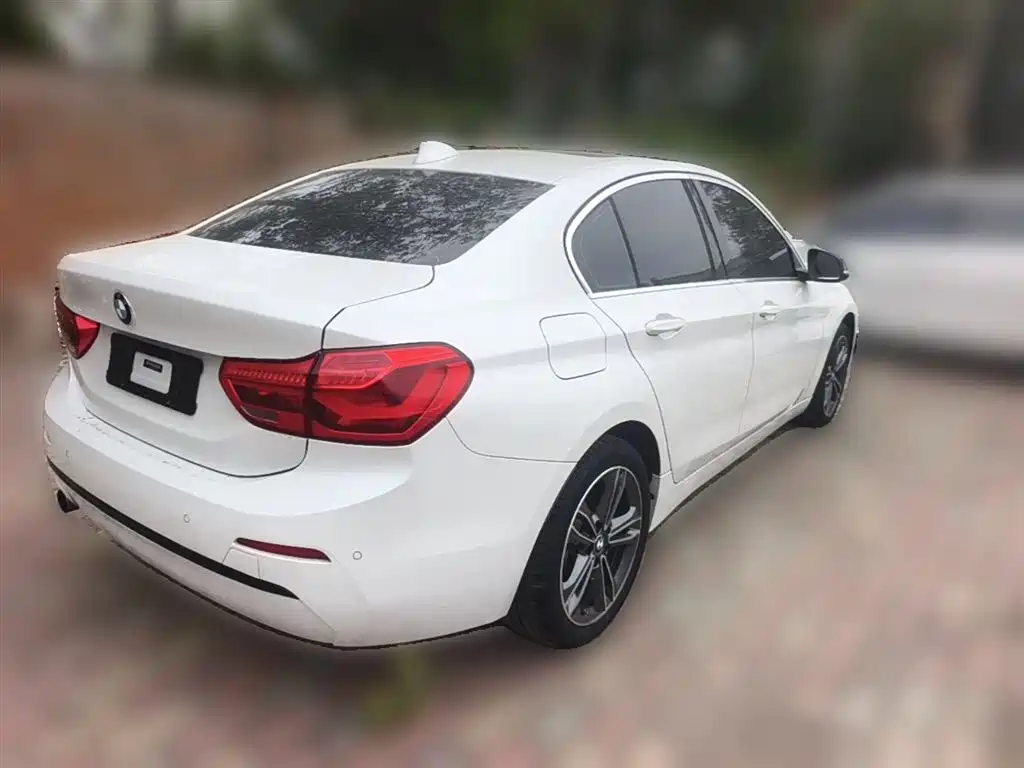 BMW 1 Series 2018 Facelift 118i Sport фото 12