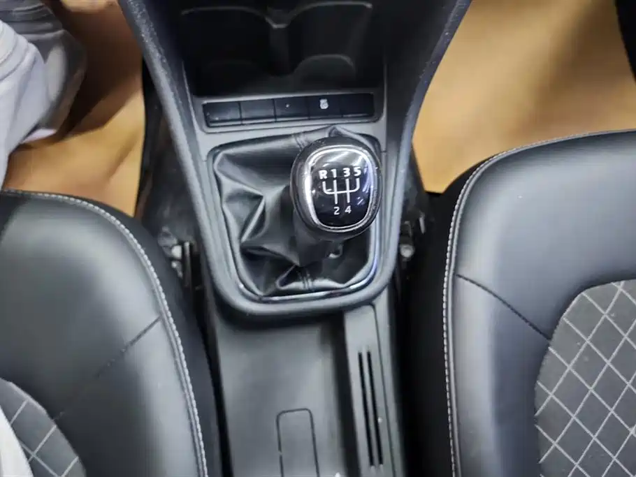 Škoda Rapid 2018 1.6L Manual Comfort Edition фото 16