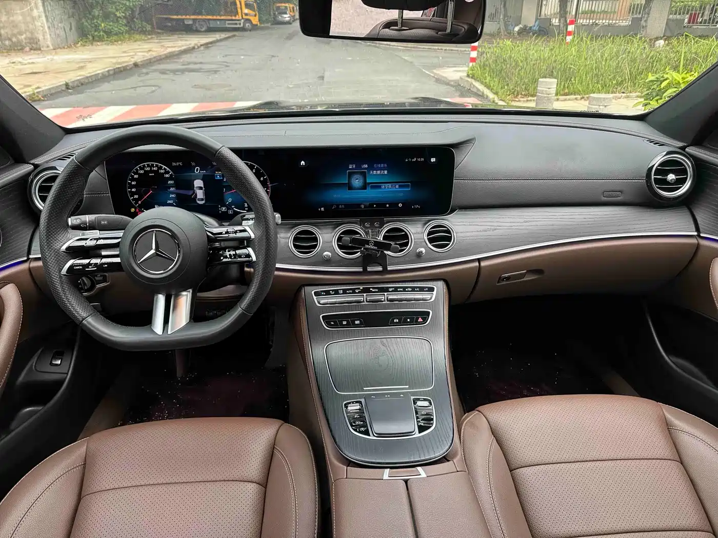 Mercedes-Benz E-Class 2024 E 300 L Fashion Sport фото 6