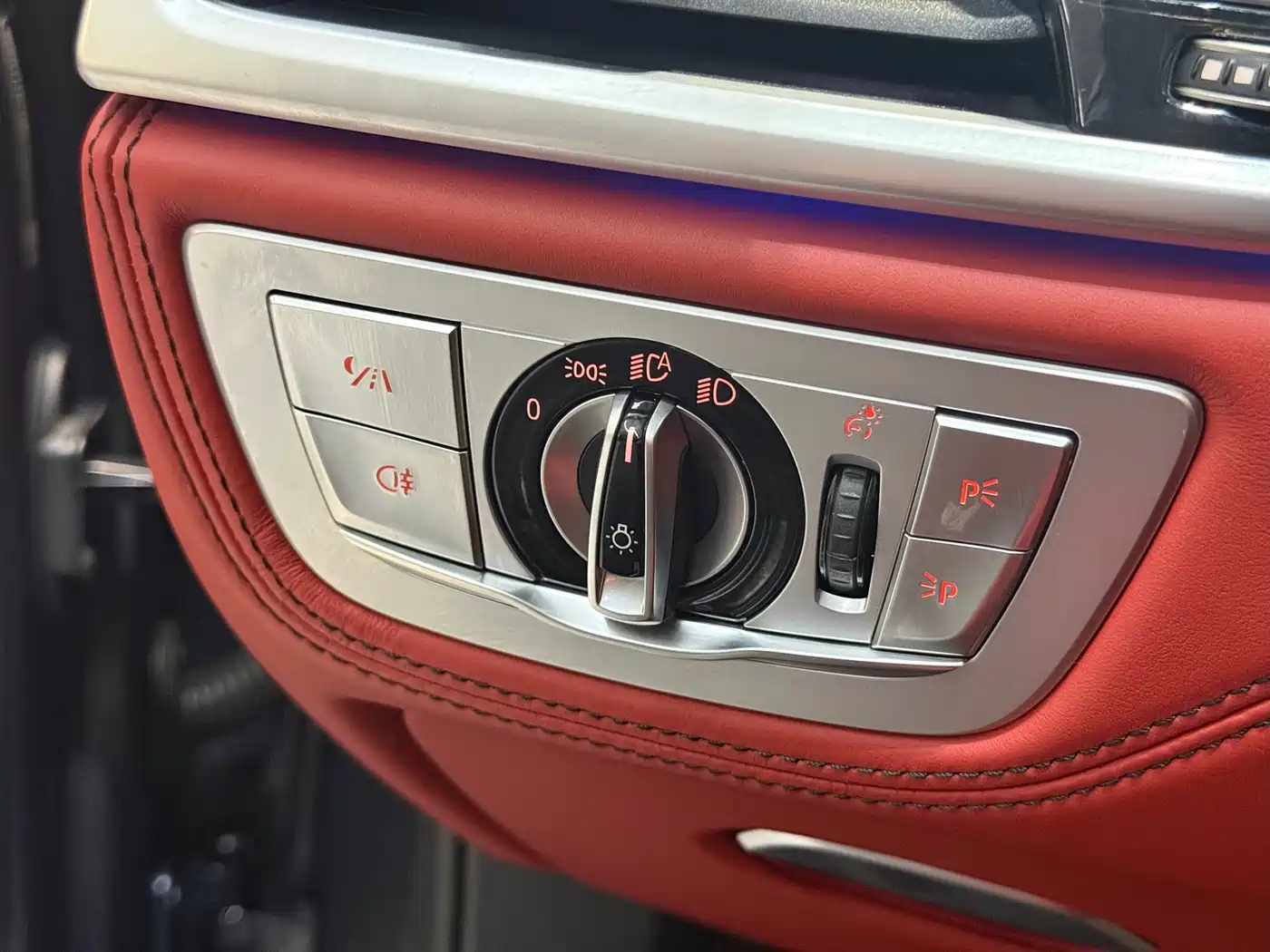 BMW 7 Series 2019 750Li xDrive V8 Luxury Package фото 13