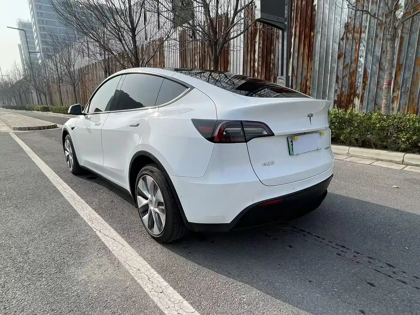 TESLA MODEL Y