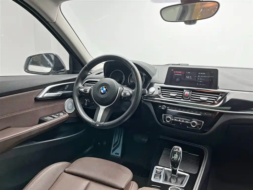 BMW 1 Series 2021 120i M Sport Shadow Edition фото 22