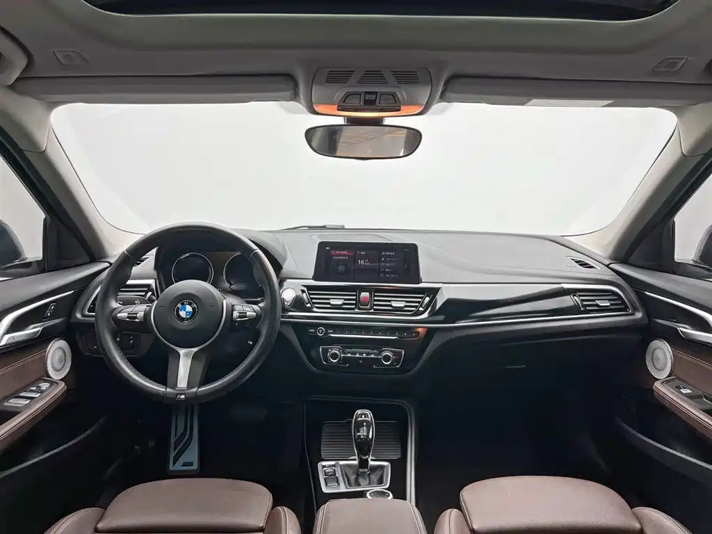BMW 1 Series 2021 120i M Sport Shadow Edition фото 21