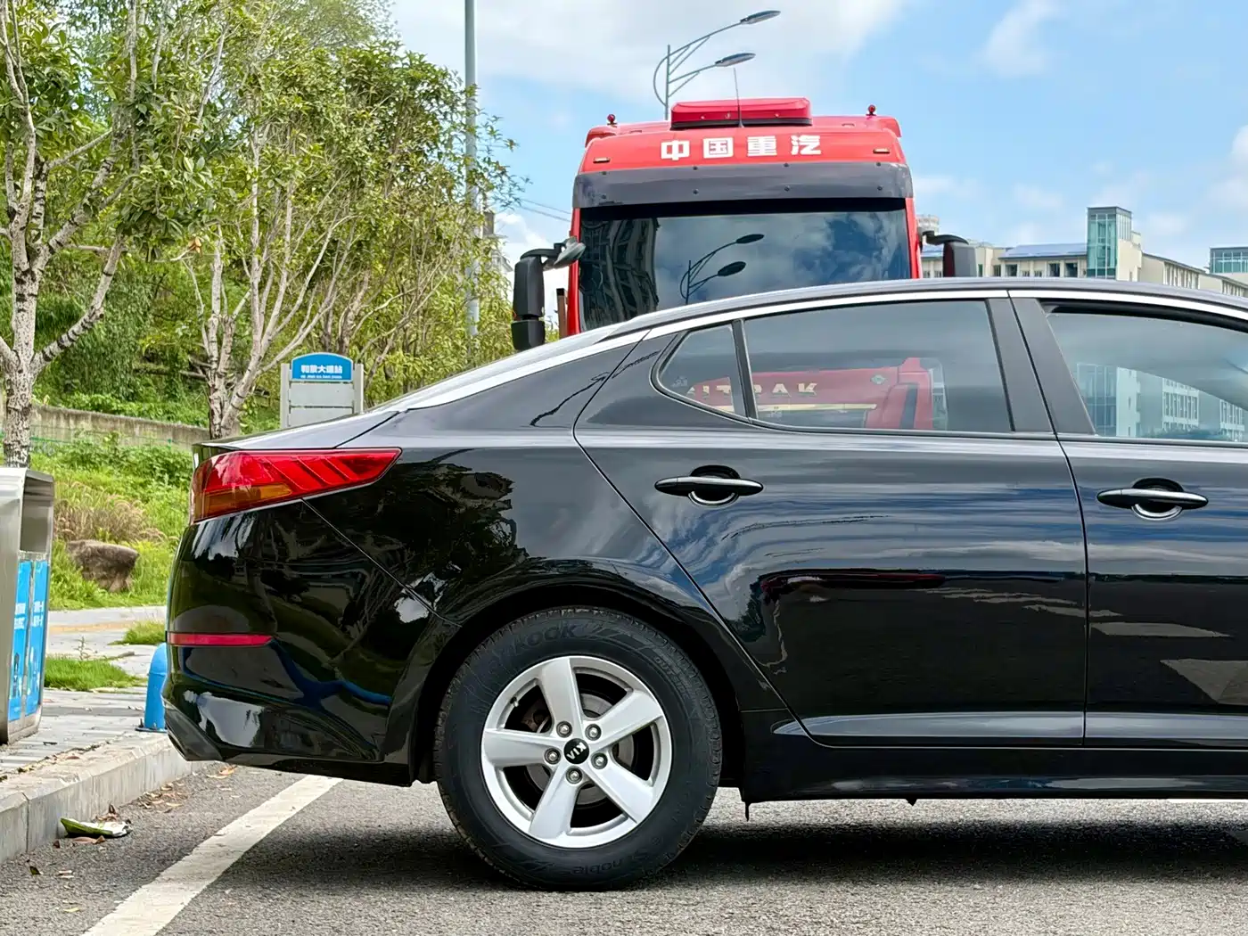 Photo 4 - Kia K5