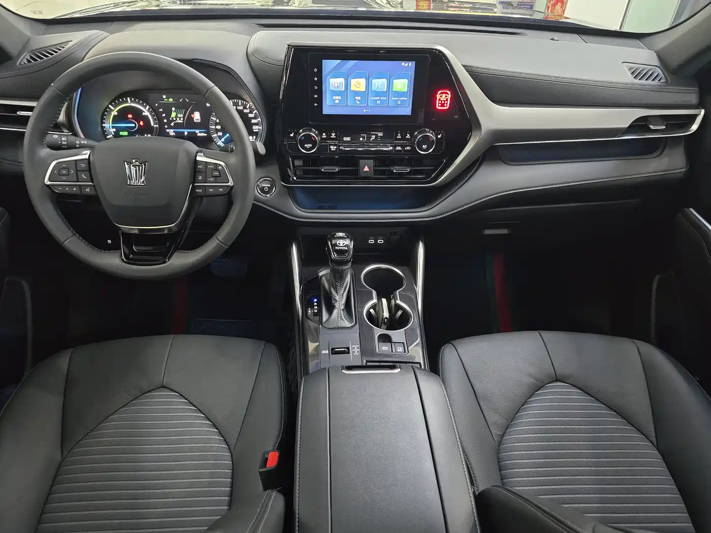 Toyota Crown Kluger 2024 2.5L HEV 4WD Luxury Edition фото 7
