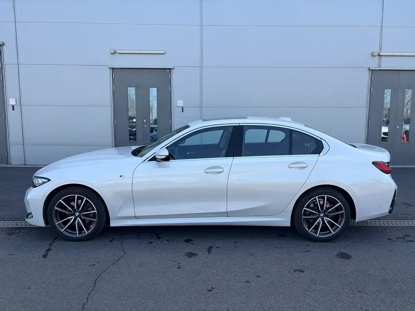 BMW 3 Series 2025 325i M Sport Package фото 4