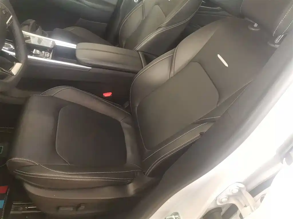 SAIC Maxus Maxus G50 2023 PLUS 1.5T Automatic Escort Edition фото 15